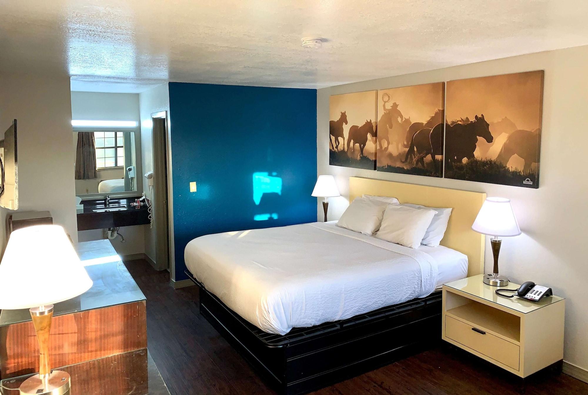 Hotel Days & By Wyndham - First Monday Trade Days Canton