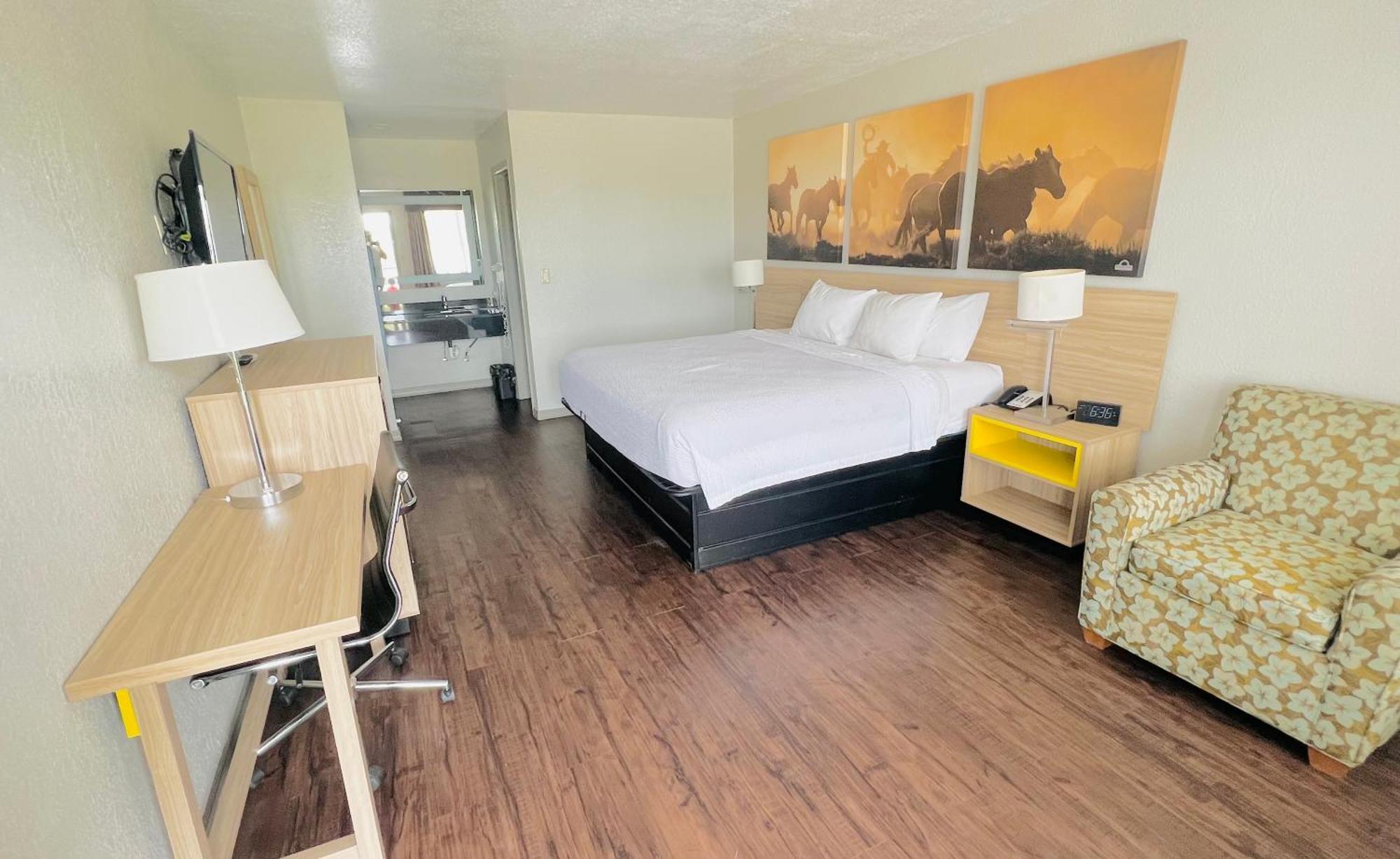 Hotel Days & By Wyndham - First Monday Trade Days Canton
