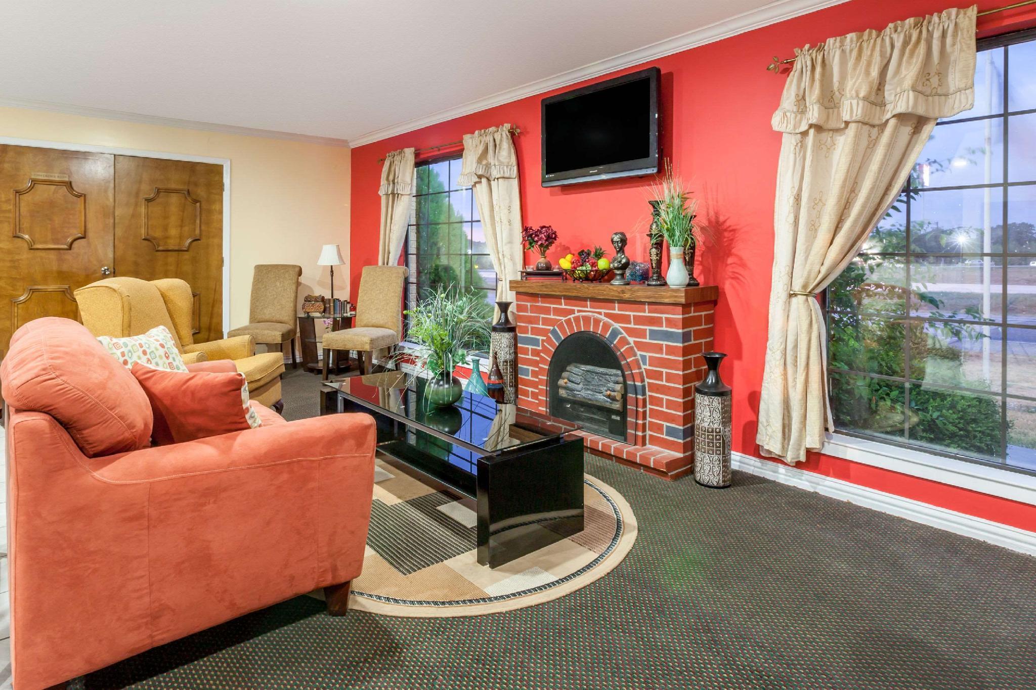 Days & By Wyndham - First Monday Trade Days Hotel 2*